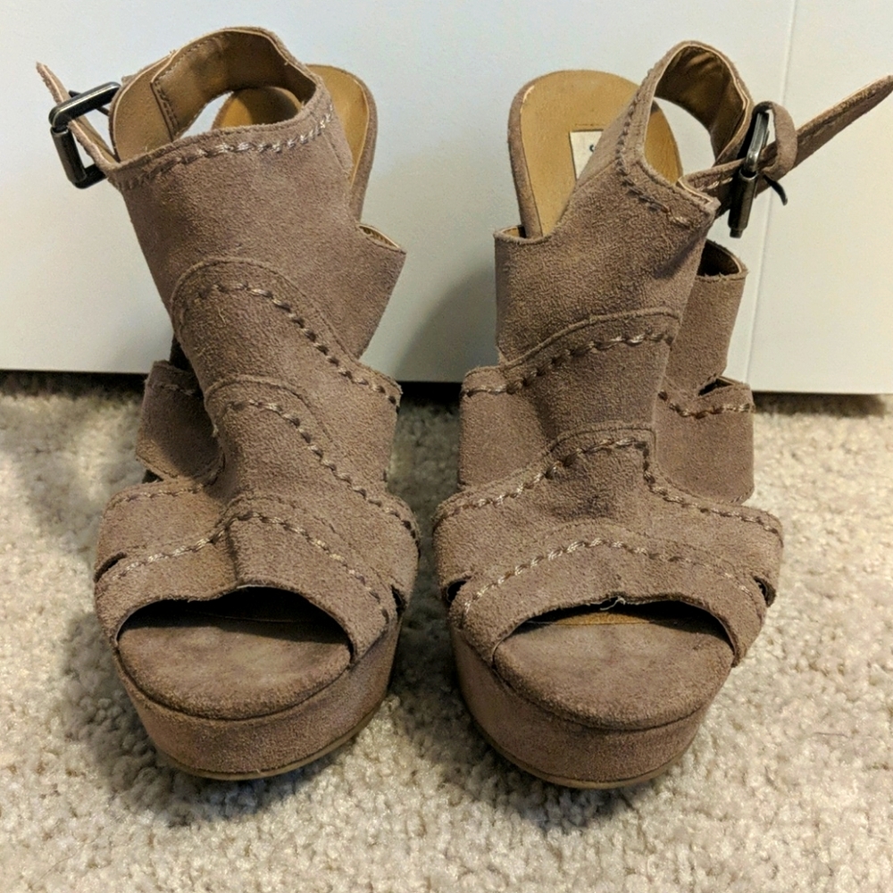 Last Call! Boho Steve Madden heels